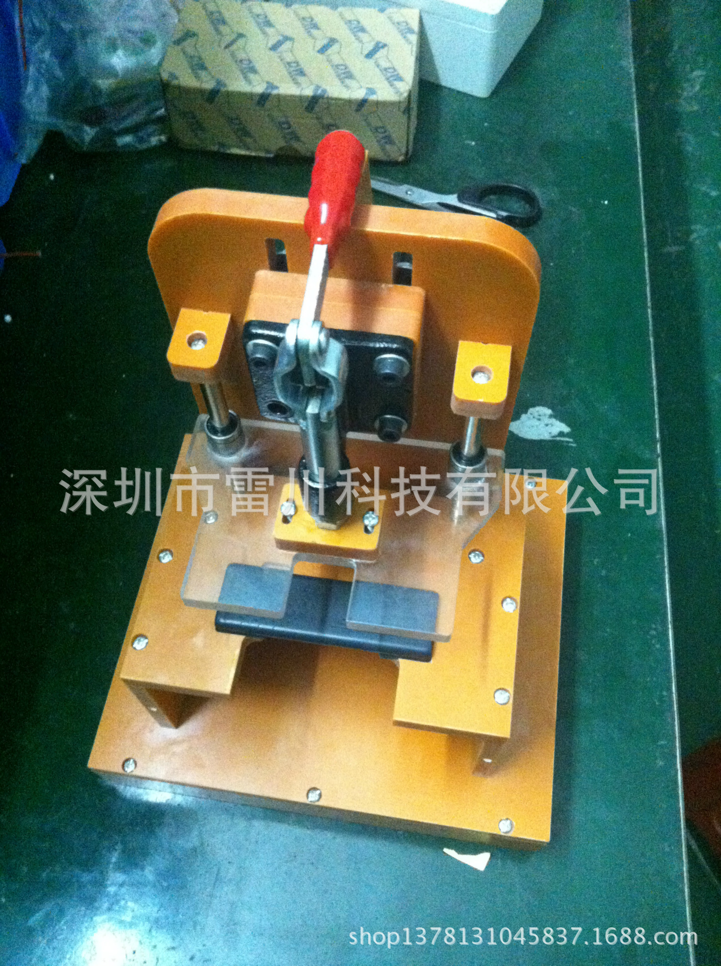 廠家供應(yīng)點膠保壓工裝與夾具 提升生產(chǎn)精度的關(guān)鍵工具